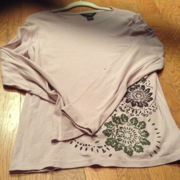 Eddie Bauer cotton top with a pretty print - Picture 1 of 3