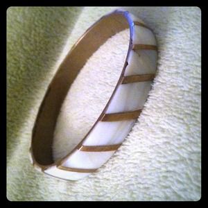White and gold striped bracelet