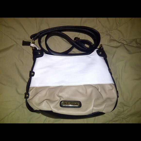 Steve Madden Handbags - Steve Madden CrossBody Purse