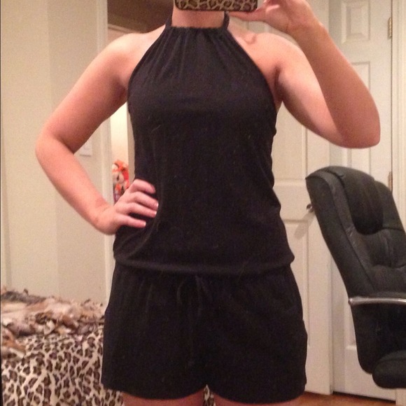 Express halter romper - Picture 1 of 2