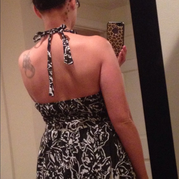 Tie back halter dress - Picture 3 of 3