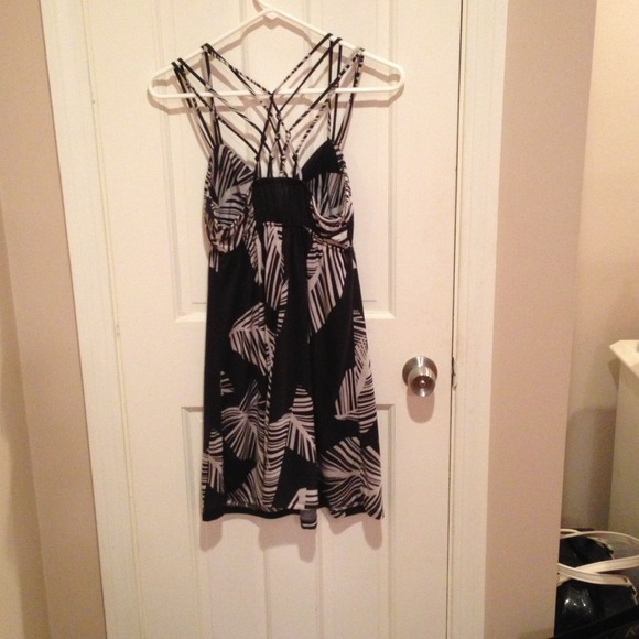 Black and white print dress - Picture 2 of 2