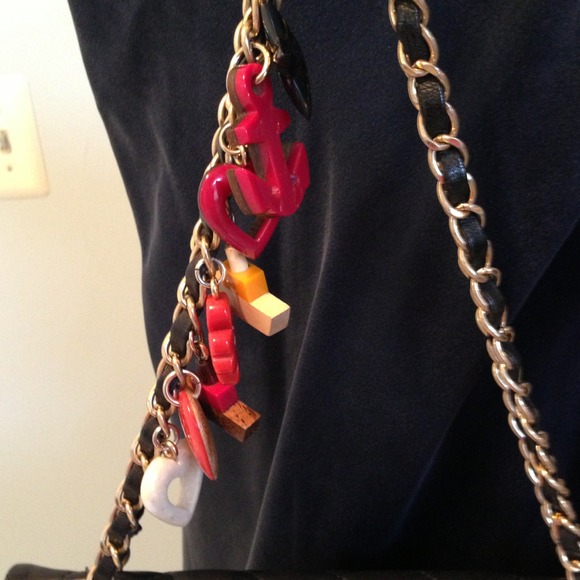 GONE!!!!! CHANEL authentic bag with classic flap - Picture 2 of 4