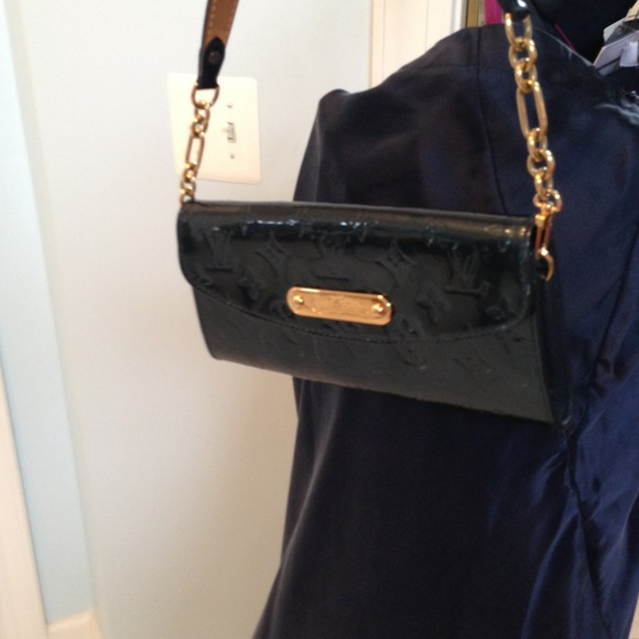 Louis Vuitton Authentic clutch/small shoulder bag