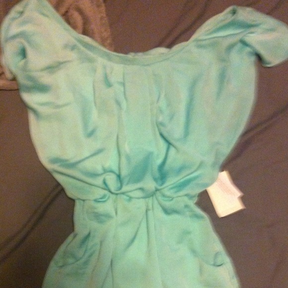 Light mint dress with pockets