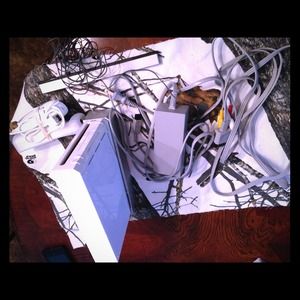 Wii COMPLETE SYSTEM X BOX 360 and I PHONE TRADE.