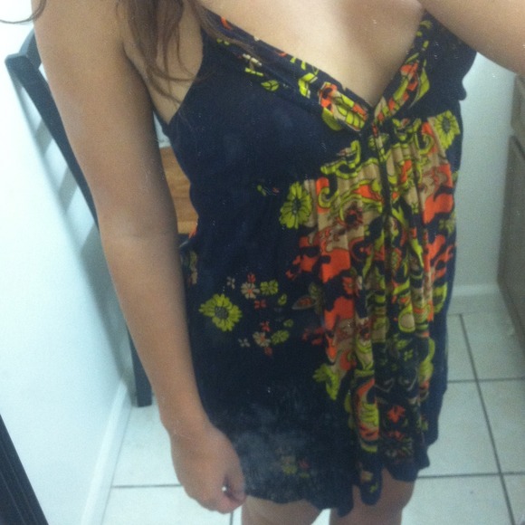 Patterned Dress - Picture 2 of 3