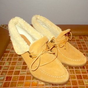 SOLD Kelly & Katie Sherpa Booties