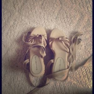 Bandalino Wrap Sandals