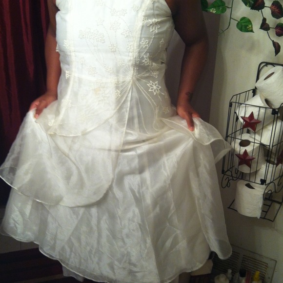 A bridesmaid dress - Picture 2 of 4