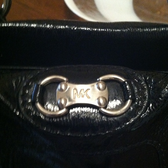 Michael Kors patent bag - Picture 2 of 4