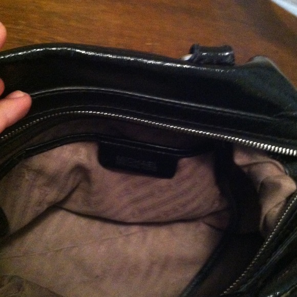 Michael Kors patent bag - Picture 4 of 4