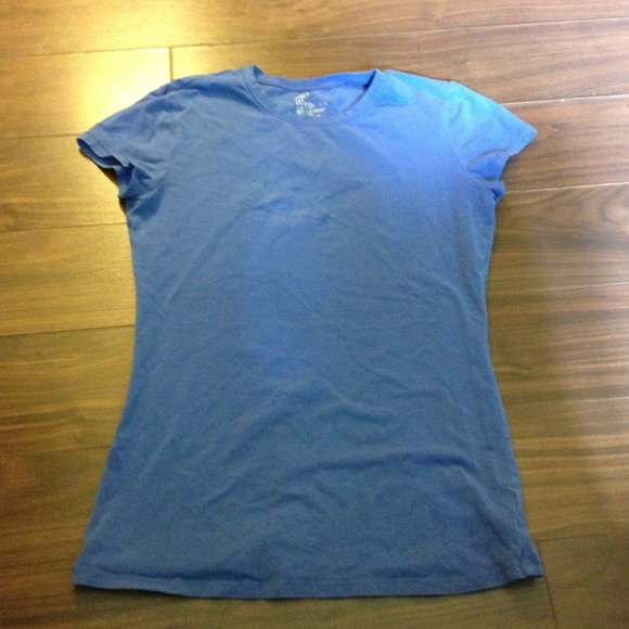 Stretchy blue tee