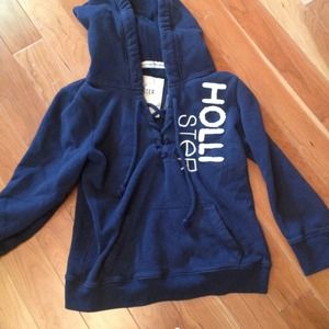 Cropped navy hoodie