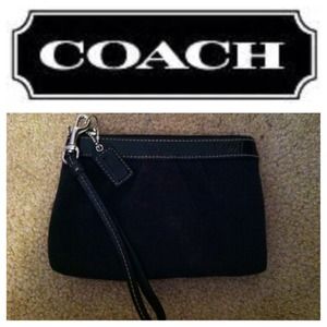 🌟REDUCED🌟authentic black coach wristlet!