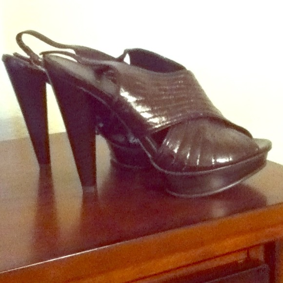 Dark chocolate brown heels - Picture 1 of 4