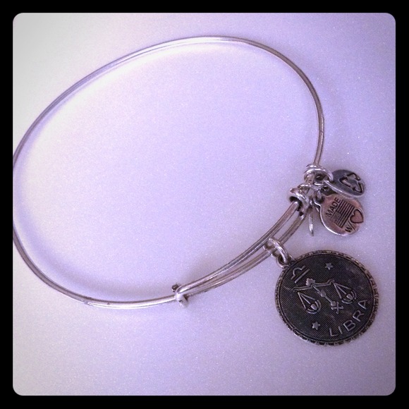 📍📍📍📍📍SOLD Alex and Ani bangle - Picture 1 of 3