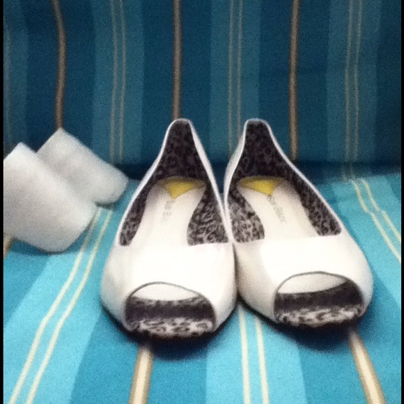 white open toe sandal shoe✳price reduced✳ - Picture 2 of 4