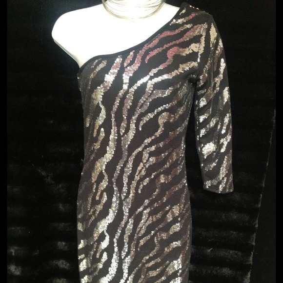 ZEBRA Sequence Black cut off Sleeve Dress🔥NWOT