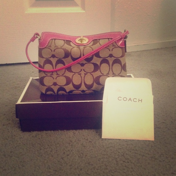 💯% authentic coach purse