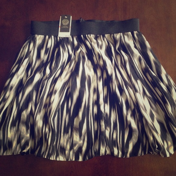 Vince Camuto skirt