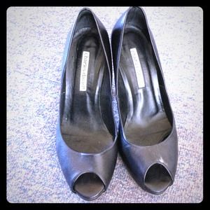 ✳Traded!✳Sexy Charles David peep toe pumps!