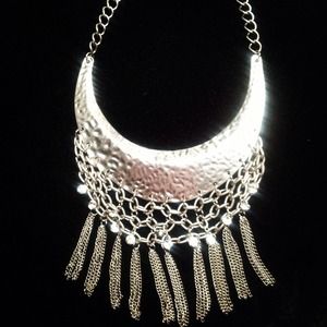 Silver tone BIB chained Necklace w/stud earrings💎