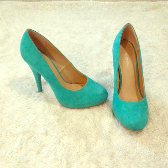 ❌RESERVED❌Turquoise Suede Pumps