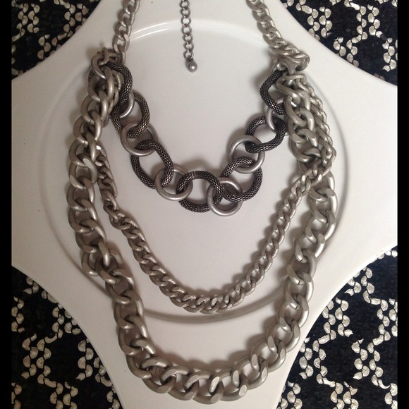 Triple Chained Brushed silver Necklace💎NWOT