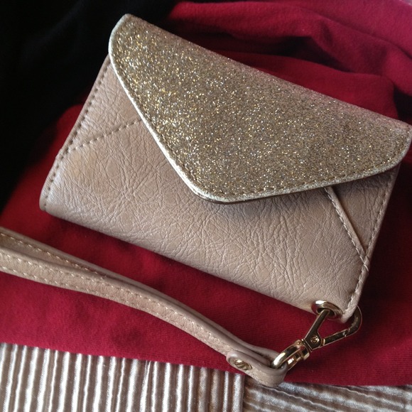 ALDO iPhone 4 case/credit card holder