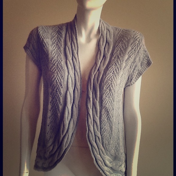 🚫🚫TRADE🚫🚫*KNITTED SWEATER VEST. BY SO.