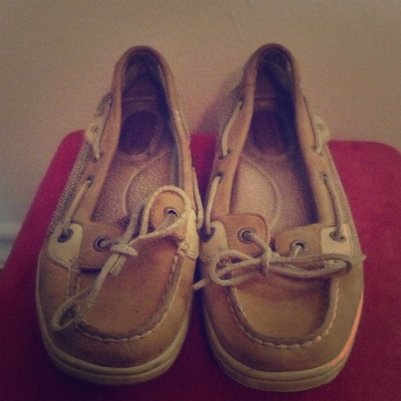 Tan sperrys!