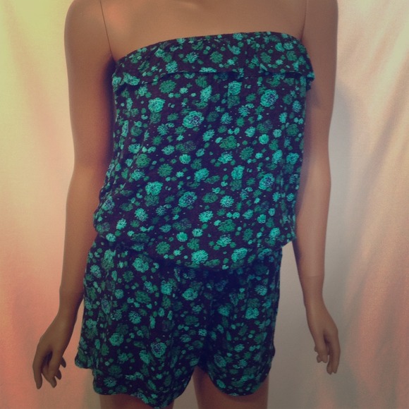///////SOLD\\\\\\\\\\\Shorts romper