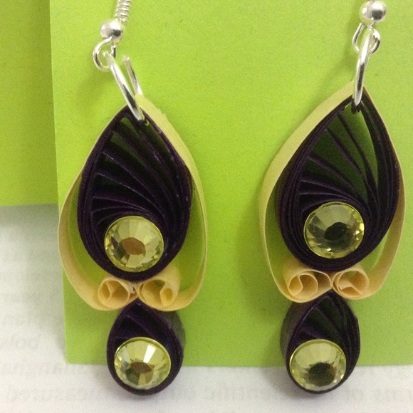 Handmade quilled earrings - Picture 2 of 2