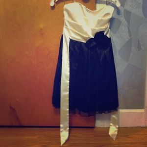 Short length dress, size 3, polyester.