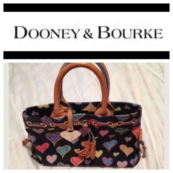 Dooney & Bourke Handbags - Doony & Bourke ❤ purse!