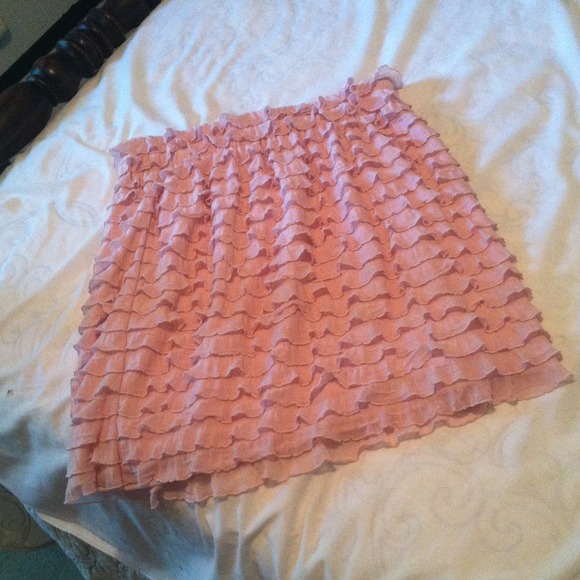 🔴SOLD🔴 Ruffled pink skirt! - Picture 2 of 2