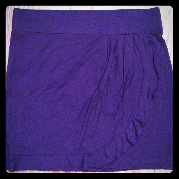 Small purple LOFT skirt