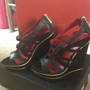❗️REDUCED❗️Charles Jourdan haidee wedge