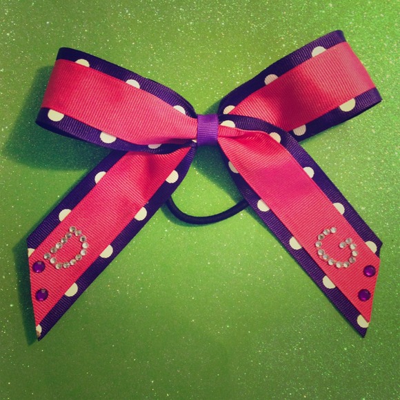 🚫SOLD🚫 Initialed bow🎀