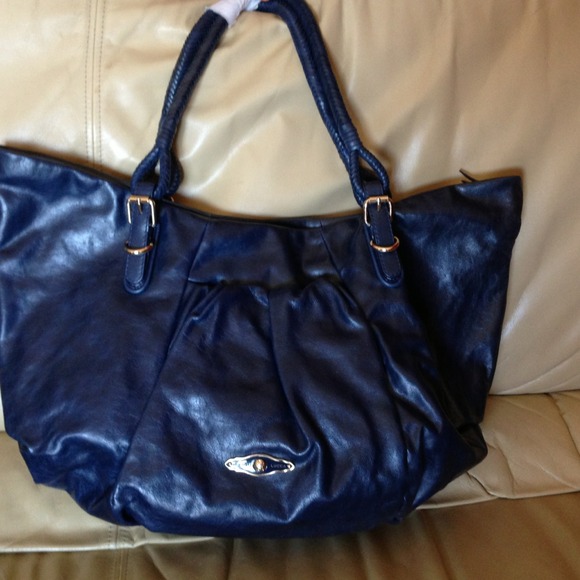 Elliott Lucca large handbag 🌹