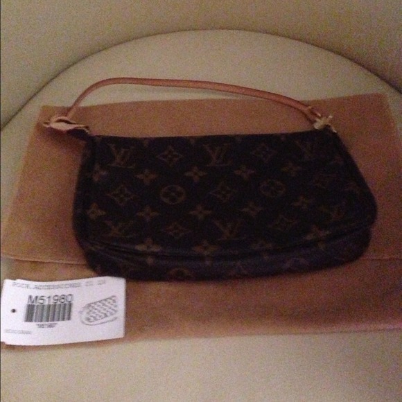 Authentic Louis Vuitton Accessoires Pochette