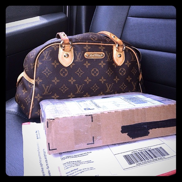Goodies on their way to the Post Office!! 😊🎉🎁