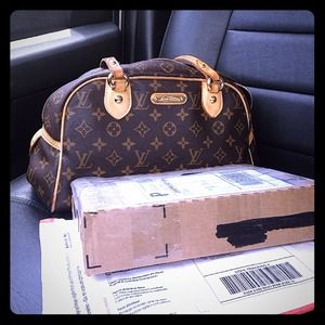 Goodies on their way to the Post Office!! 😊🎉🎁