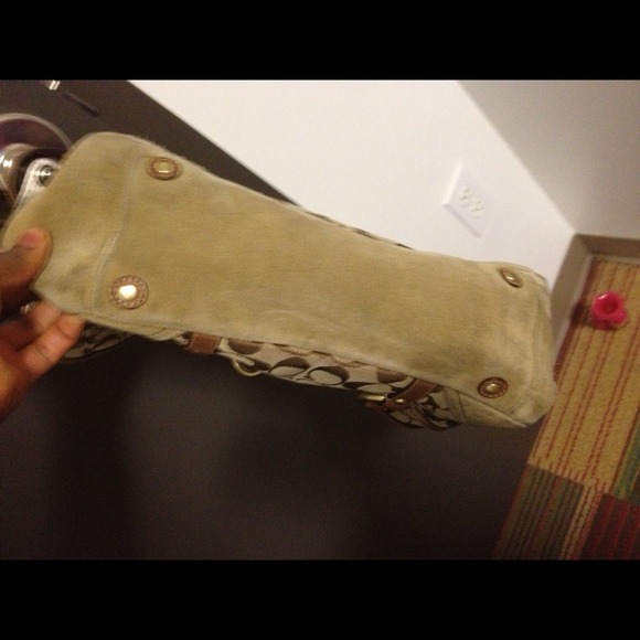 Used authentic coach handbag - Picture 4 of 4