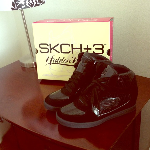 📛SOLD📛 Skechers Skch Plus 3 Wedge Sneakers