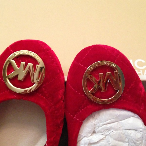 👣👣👣Michael Kors Velvet Ballet Flats👣👣👣 - Picture 2 of 4