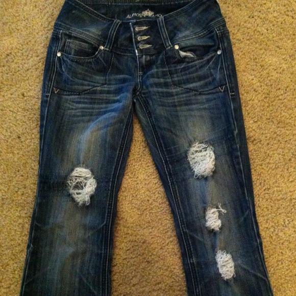 💥REDUCED💥Almost Famous Jeans