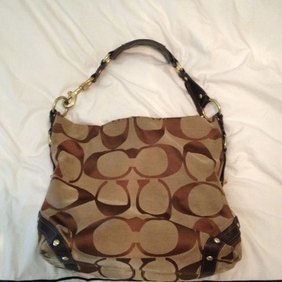 Reduced! Large authentic Coach Logo handbag