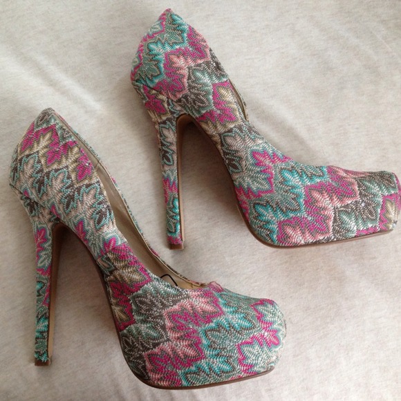 Zig and Zag in these heels